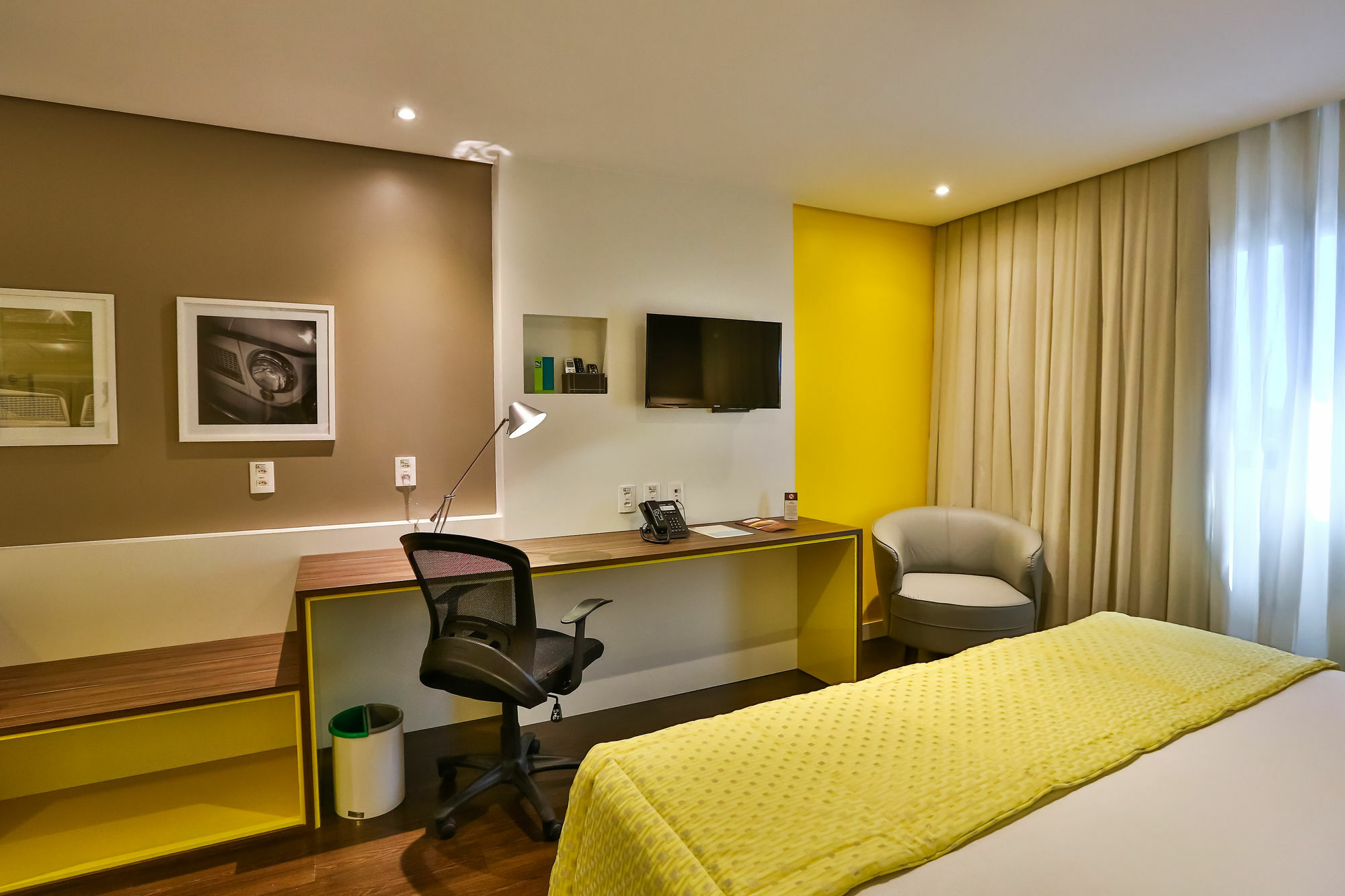 Quality Hotel Flamboyant 4*